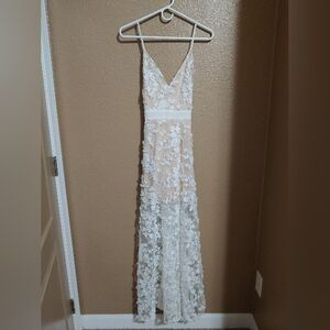 Woman's Xtaren dress size medium NWT.